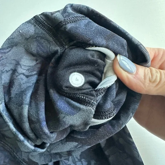 Lululemon Athletica Align 28” leggings - Picture 4 of 4